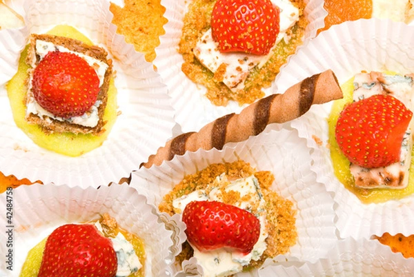 Obraz Strawberry cupcakes 1