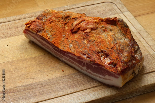 Obraz Ventrèche plate au piment d'Espelette, recette traditionnelle du sud ouest de la poitrine de cochon épicée au piment de la ville d'Espelette