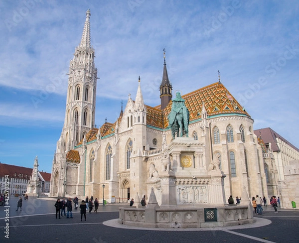 Fototapeta Matthias Church, or the Church of the Assumption of the Buda Castle, is a Roman Catholic church located in front of the Fisherman's Bastion
