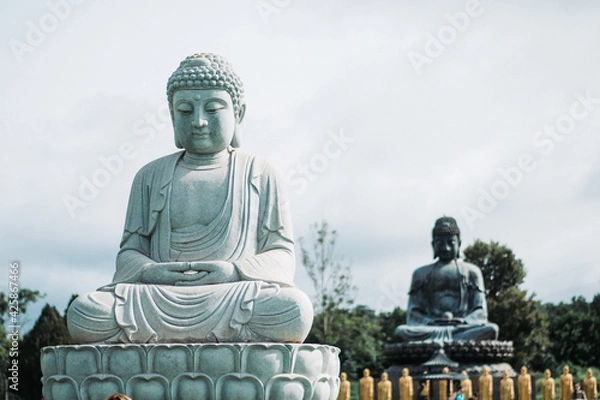 Obraz buddha statue gray chinese temple