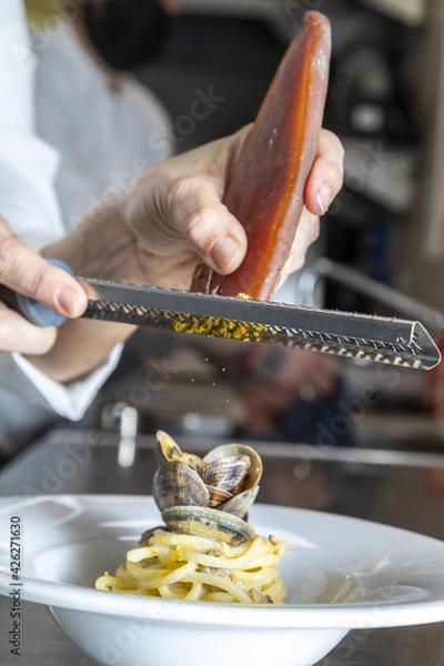 Obraz Grattugiare la bottarga