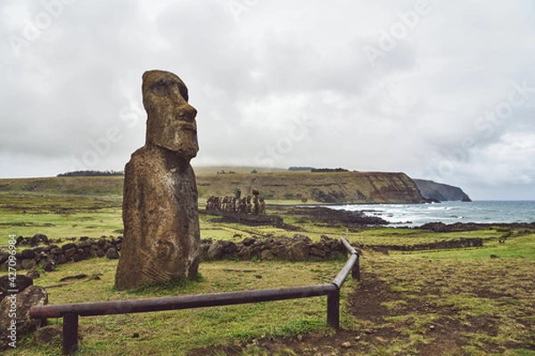 Obraz Moai statues on Rapa Nui (Easter Island)