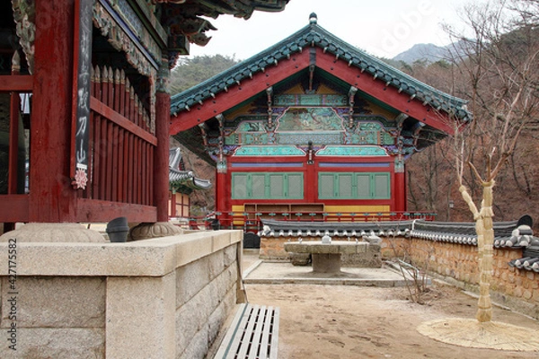 Obraz Scenery of Jingwansa Temple in Eunpyeong-gu. in Seoul, South Korea. Feb. 9, 2021