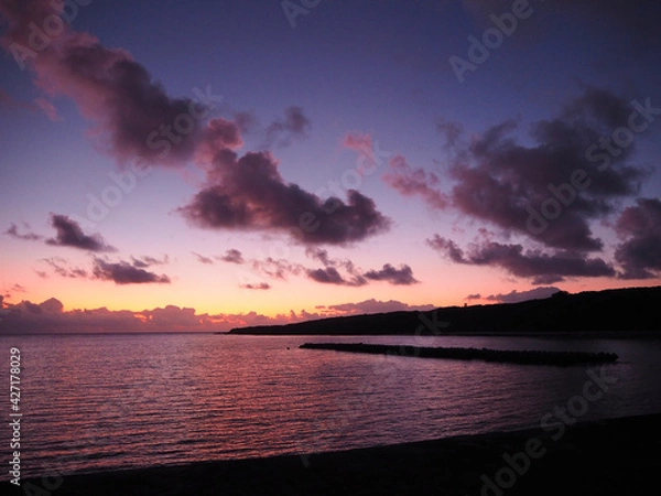 Fototapeta sunrise over the sea