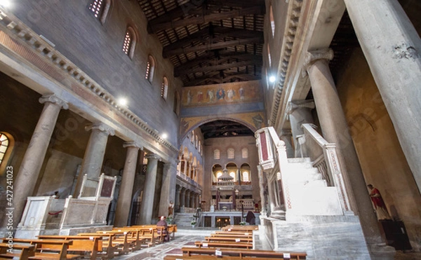 Fototapeta The mid-nineteenth century church of The Basilica of San Lorenzo fuori le Mura with a beautiful Cosmatesque mosaic that extends over the entire surface of the Basilica.