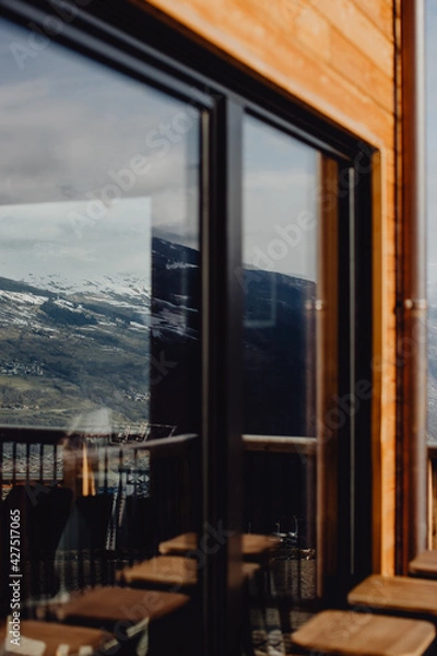 Fototapeta Architecture et reflet du chalet