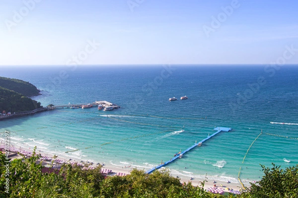 Obraz Tawaen beach of Koh Larn island is tropical beach in Pattaya city, Chonburi Thailand.