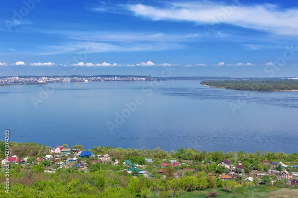 Fototapeta View of the bend of the Volga River in spring from a high cliff