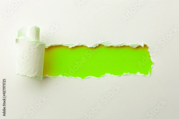 Fototapeta Pequeño cartel en papel rasgado, textura papel de colores