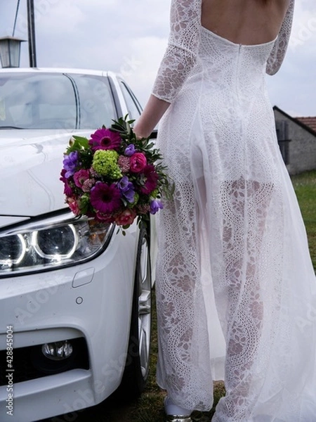 Obraz Hochzeit Braut Auto Blumen Strauß
