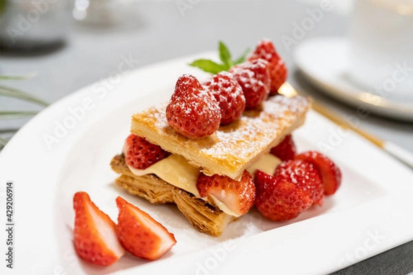 Obraz 苺とカスタードクリームの手作りミリフィーユ