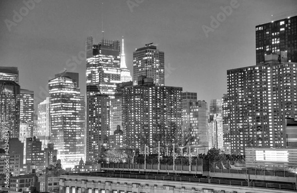 Fototapeta NEW YORK CITY - DECEMBER 1, 2018: Night skyline of Midtown Manhattan, aerial view at night