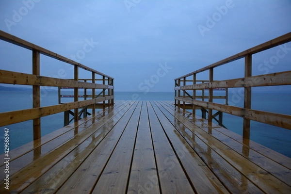 Obraz blue dock on a rainy day