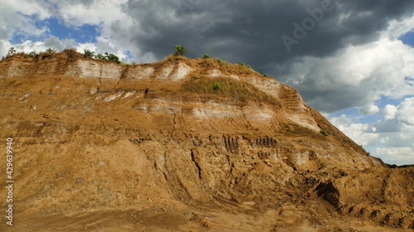 Obraz Góra i ciemne chmury w okolicach Chorzowa. Odpady