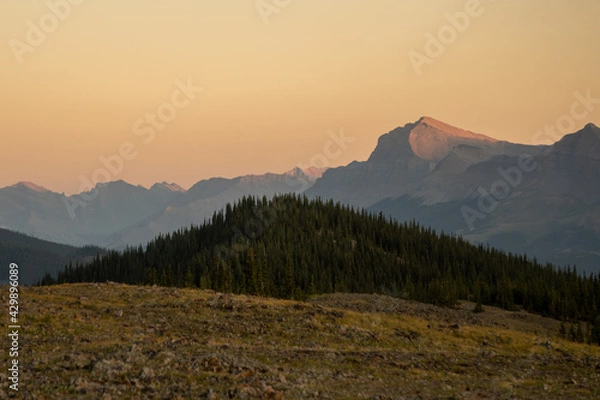 Fototapeta Sunset in the mountains