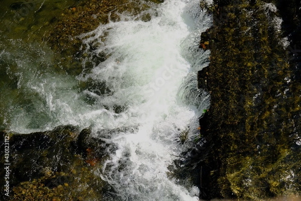 Obraz 石神井川　段差を流れる水