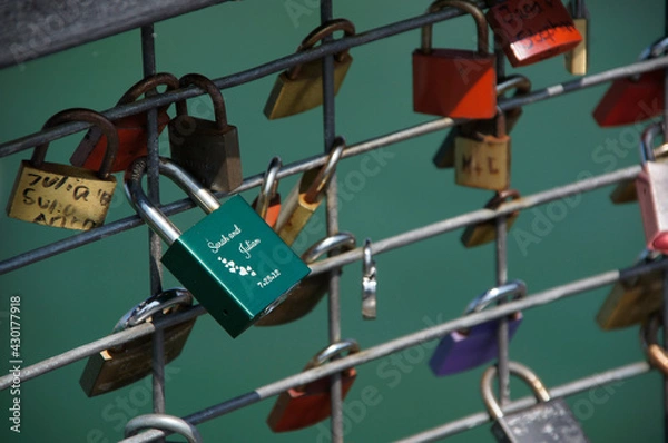 Obraz padlock on the bridge