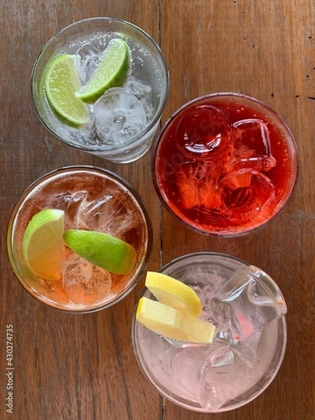 Obraz tea with lemon and mint