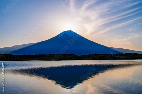 Fototapeta 静岡県富士宮市田貫湖のダイヤモンド富士
