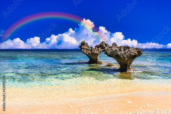 Fototapeta 沖縄の美しいサンゴ礁の海と雲