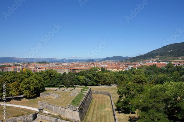 Fototapeta View of Pamplona and the fortress from the wall on a sunny day