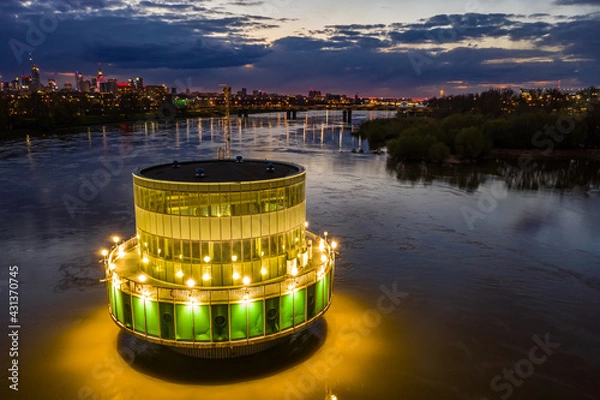 Obraz Warsaw drinking water intake during sunset