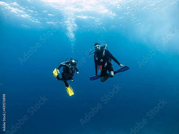 Obraz Tow divers underwater.