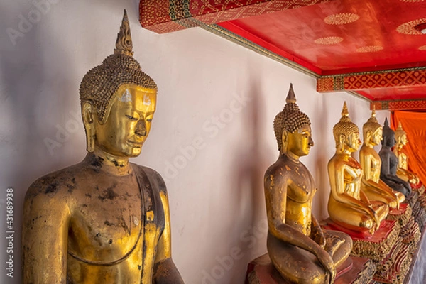 Obraz golden buddha statue