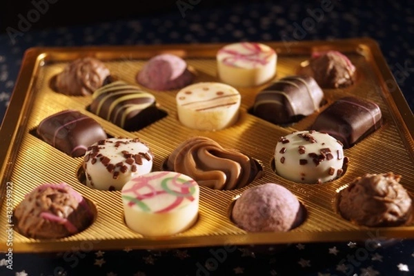 Obraz Chocolates in a box 