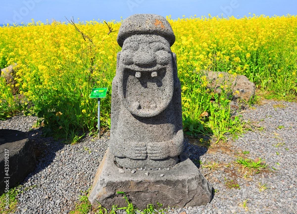 Obraz 제주도 돌하르방 조각상이다.
