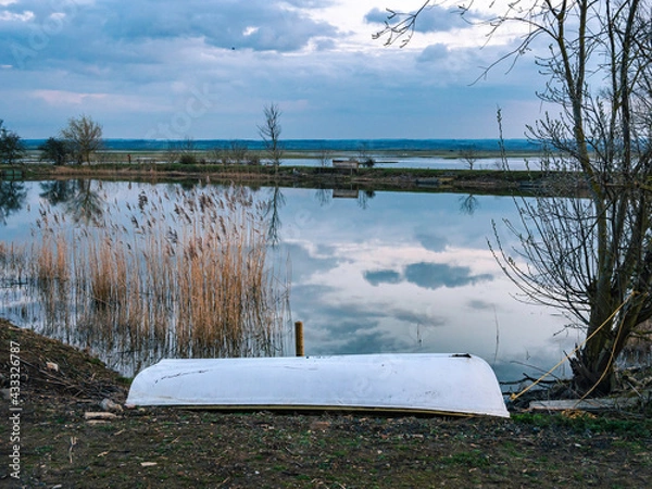 Obraz boat on the river