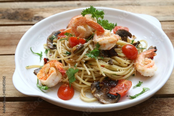 Obraz Shrimp spaghetti aglio olio