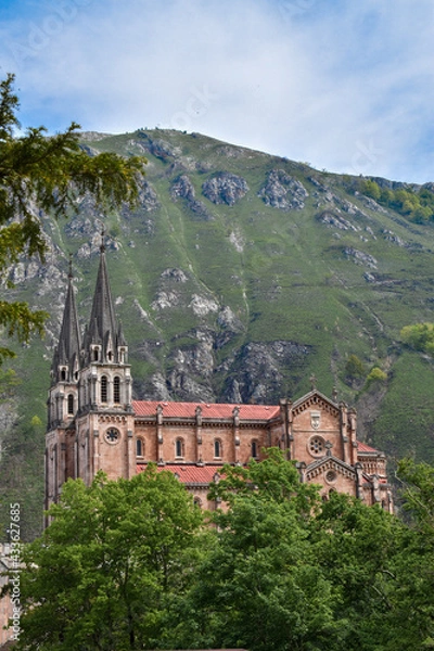 Fototapeta Basílica de Covadonga