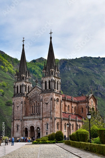 Fototapeta Basílica de Covadonga