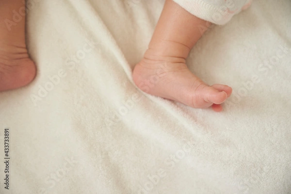 Fototapeta 赤ちゃんの足