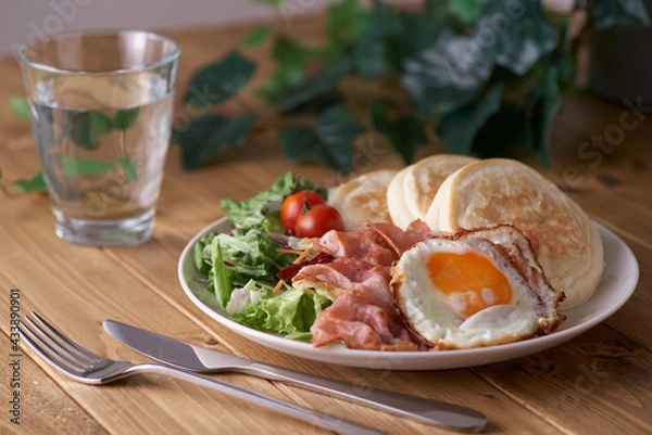 Obraz 休日の朝にゆったり楽しむカフェ風パンケーキセット