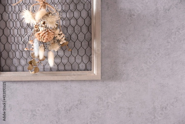 Fototapeta 壁にかかったドライフラワーのブーケ