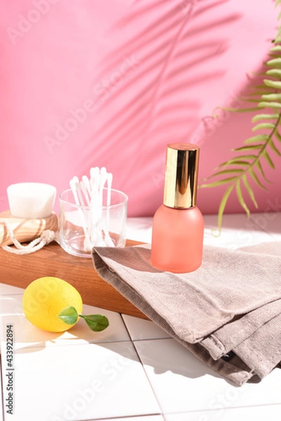 Obraz ボタニカルなスキンケアボトル