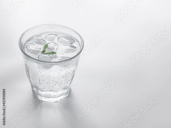 Fototapeta グラスに入れた炭酸水