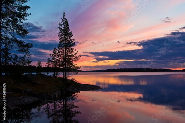Fototapeta Abendstimmung am See Lentua bei Kuhmo in Finnland
