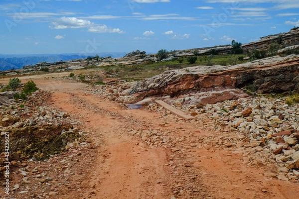 Obraz 南米ボリビアの秘境、トロトロ渓谷の美しい地形と恐竜の足跡やUmajalanta鍾乳洞