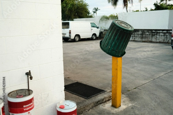 Fototapeta person with can