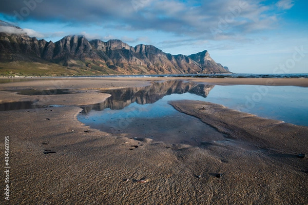 Fototapeta Mountain reflection in beach pool