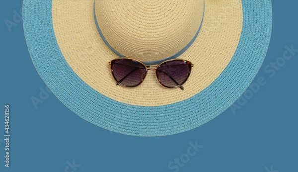 Obraz summer hat with sunglasses