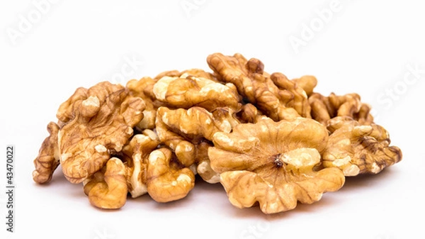 Fototapeta Walnuts isolated on white background