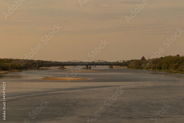 Obraz most kolejowy przez rzekę 