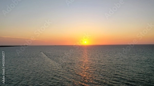 Fototapeta atardecer en el mar