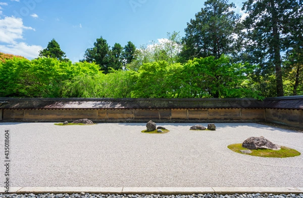 Obraz 京都　龍安寺の石庭と新緑