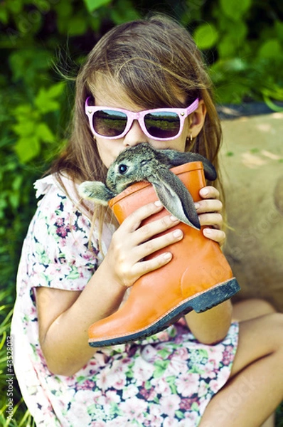 Obraz кролик в ботинке