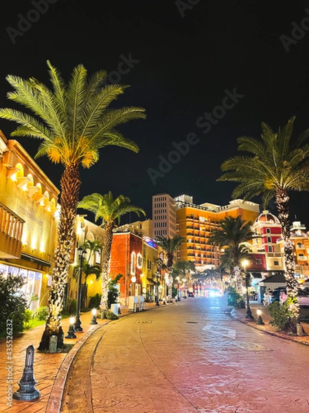 Obraz 美浜タウンリゾート・アメリカンビレッジの夜景(沖縄県北谷町)